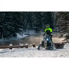 <h3>Standardutstyr</h3>

<p>Sport Gauge, Ice Scratchers, Rear Rack, ATACH Mounting System (3 Sets), Tall Windshield, 2-up seat (delivered in crate), Overload springs, Redesigned snowflap.<br />
The Bearcat lineup brings utility riding into a new era. Built to haul, handle, and ride in comfort, Bearcat delivers confident traction and capability across work and trail conditions. And Power Steering as Standard</p>

<p>Scandinavian model: Bearcat 600 LT EPS has High windscreen, 2-up seat, AC5S-suspension and 15 x 154,2 x 2.0&rdquo; Challenger track.</p>

<h4>Highlights:</h4>

<p>600 C-TEC2 Engine</p>

<p>Electric Start</p>

<p>AWS 39 with EPS</p>

<p>XTRA Action Rear Suspension</p>

<p>Arctic Cat AC5S Shocks</p>

<p>15 x 154 x 2.0&rdquo; Challenger Track</p>

<p>G2 Pro-Climb-7 Ski</p>

<p>Sport Gauge (600)</p>

<p>Ice Scratchers</p>

<p>Rear Rack</p>

<p>ATACH Mounting System (3 Sets)</p>

<p>Tall Windshield</p>

<p>2-up seat (delivered in crate)</p>

<p>Overload springs</p>

<p>Redesigned snowflap</p>
